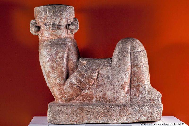 チャクモール像 マヤ文明、900～1100年 チチェン・イツァ、ツォンパントリ出土 ユカタン地方人類学博物館 カントン宮殿蔵