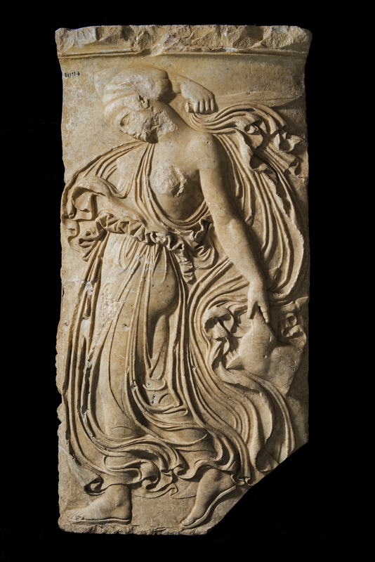 《マイナスを表わす浮彫の断片》 前1世紀末-後1世紀　ペンテリカス産大理石　カピトリーノ美術館蔵 